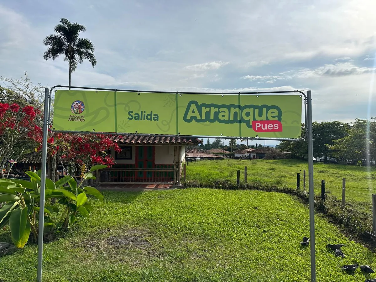 Avisos publicitarios comerciales personalizados para fachadas en el Quindío